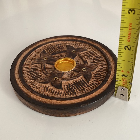 Wood incense burner with Celtic cross design - Picture 3 of 4